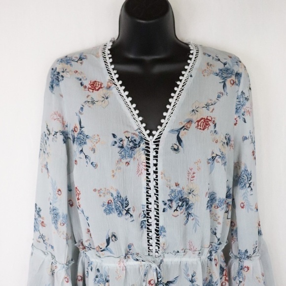 🦩 AMANDA GREEN Bohemian Trumpet Sleeve Floral Semi Sheer Blouse (🦩2 for $25) - Picture 2 of 14